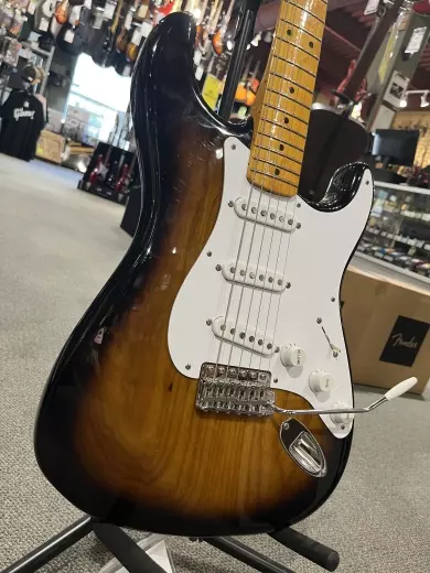Store Special Product - Fender - 70th Anniversary American Vintage II 1954 Stratocaster, Maple Fingerboard with Case - 2-Color Sunburst